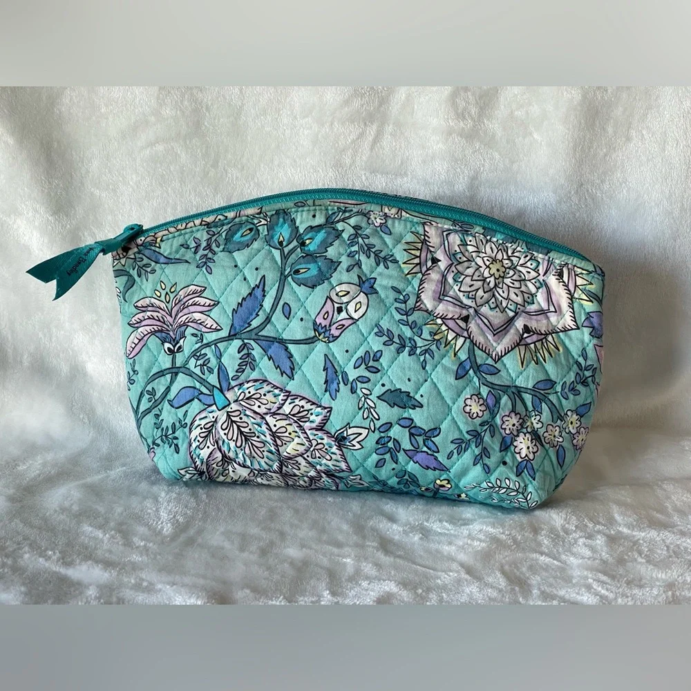 Vera Bradley Quilted Cosmetic Bag Peacock Garden shower bag blue